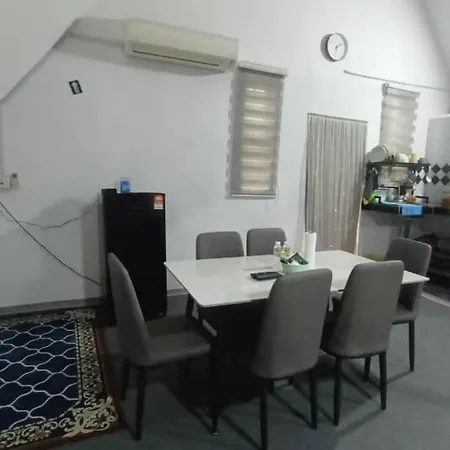 Nour Homestay - Rumah A Kaki Bukit Exterior photo