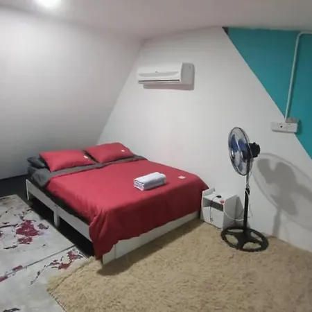 Nour Homestay - Rumah A Kaki Bukit Exterior photo